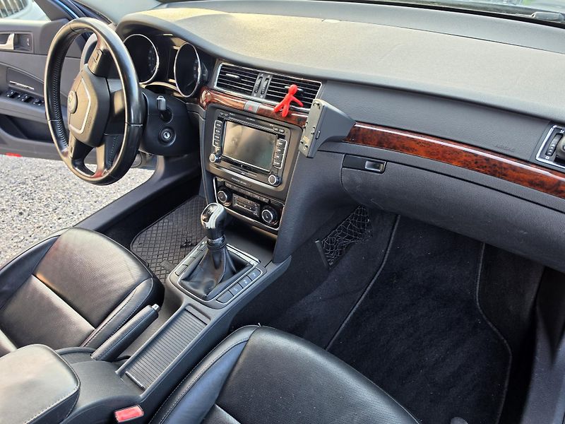 Škoda Superb 2.0 TDI 4x4 Webasto TZ Kuže  - fotka 19 z 21