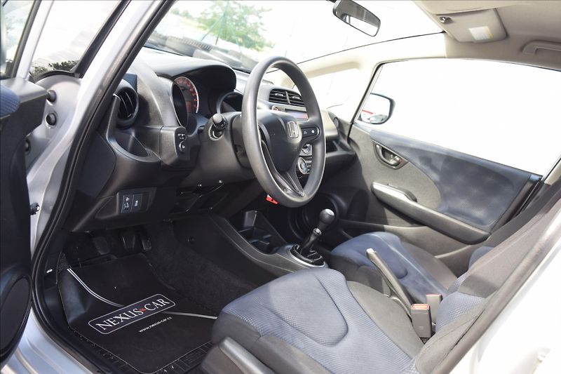 Honda Jazz 1,2 i 66KW ALU KLIMA NÍZKÉ KM - fotka 18 z 35