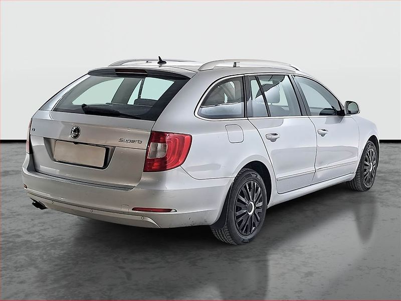 Škoda Superb (2010) 1.4 TSI, Navi, Xenony - fotka 5 z 23