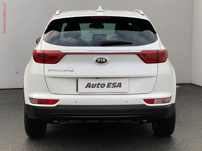 Kia Sportage (2017) 1.6 GDi DreamTeam, Kůže, navi - fotka 5 z 19