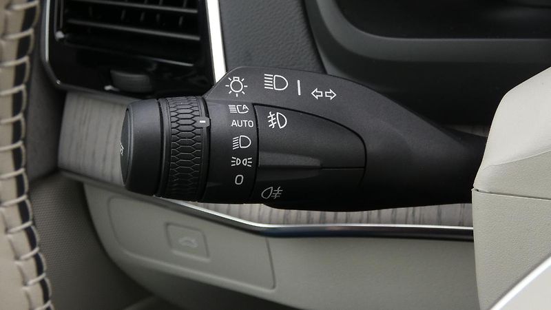 Volvo XC90 B5 AWD Plus Bright 7 míst - fotka 10 z 26