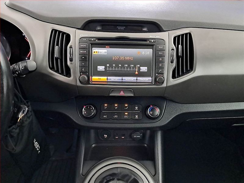 Kia Sportage (2014) 1.7 CRDi, Navi, Xenony - fotka 12 z 19
