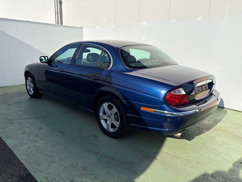 Jaguar S-Type 3.0, 175kW, V6 Automat - fotka 4 z 18