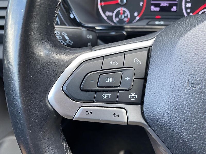 Volkswagen T-Cross 1,0 TSI 70 kW Life - fotka 13 z 25