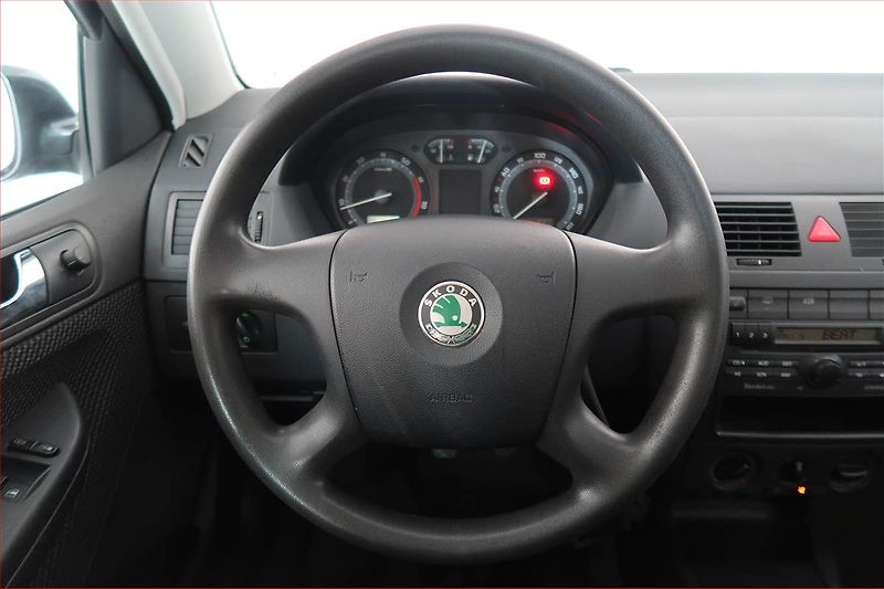 Škoda Fabia (2005) Ambiente 1.4 16V, nová STK - fotka 15 z 15