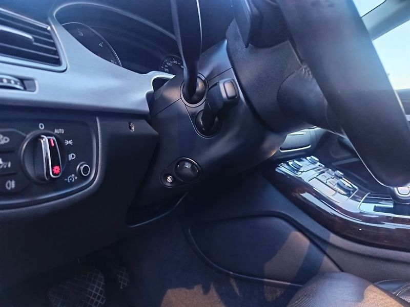 Audi A8 (2014) - fotka 54 z 59