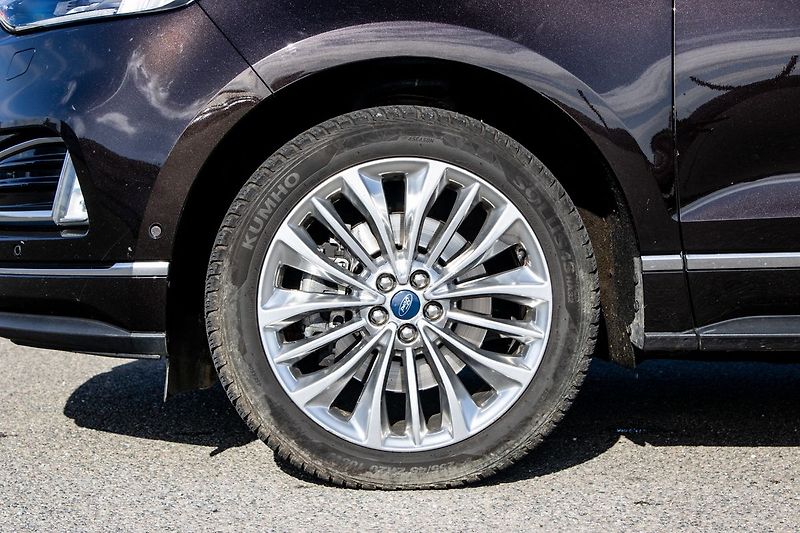 Ford Edge - fotka 10 z 26