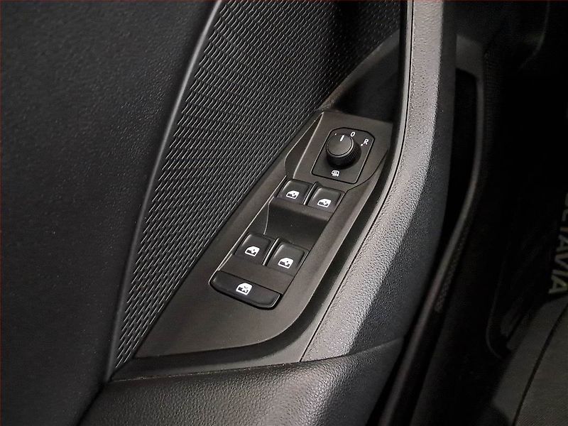 Škoda Octavia (2022) Ambition 2.0 TDI, ČR,1.maj - fotka 24 z 24