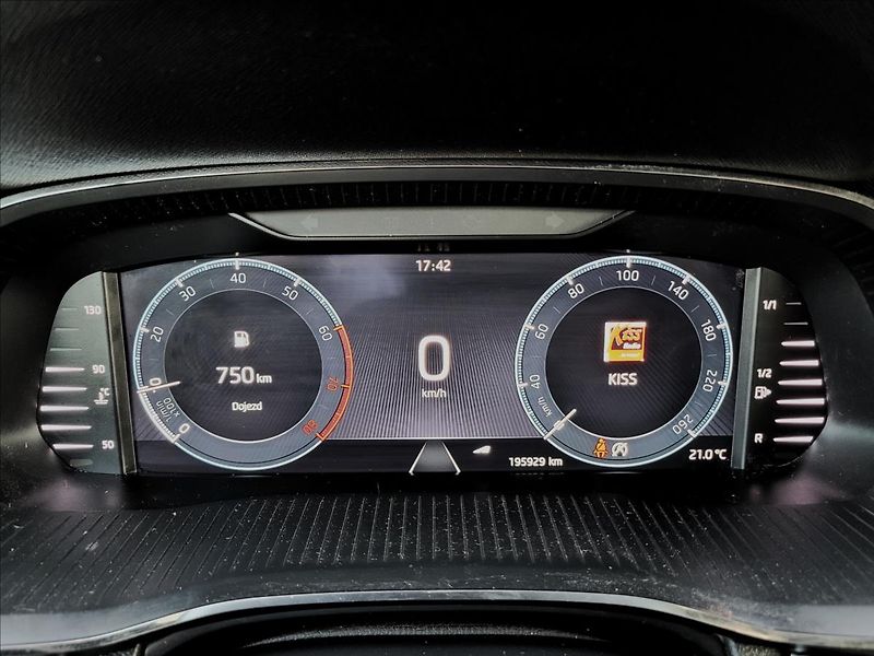 Škoda Octavia 1,0 TSI,NAVI,LED,VIRTUAL,KEYLE - fotka 22 z 50