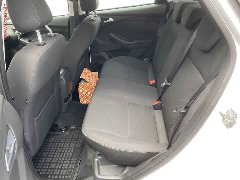 Ford Focus (2018) 2.0TDCi, AC, navi, prak.asist - fotka 10 z 20