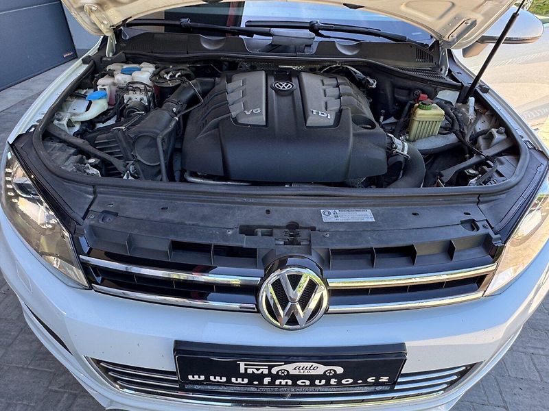 Volkswagen Touareg (2012) 3.0 TDi R-LINE 4motion - fotka 32 z 49