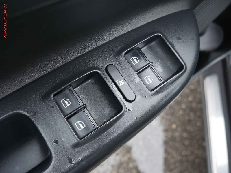 Škoda Octavia (2011) 2.0TDi 4x4, ČR, L&K, TZ - fotka 14 z 22