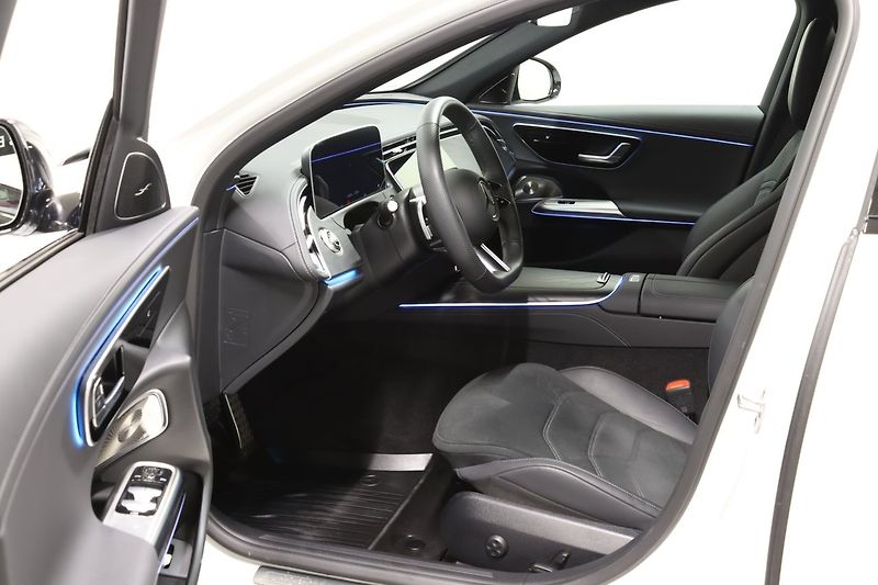 Mercedes-Benz Třídy E 220d 4M AMG Burm NezTop - fotka 8 z 24