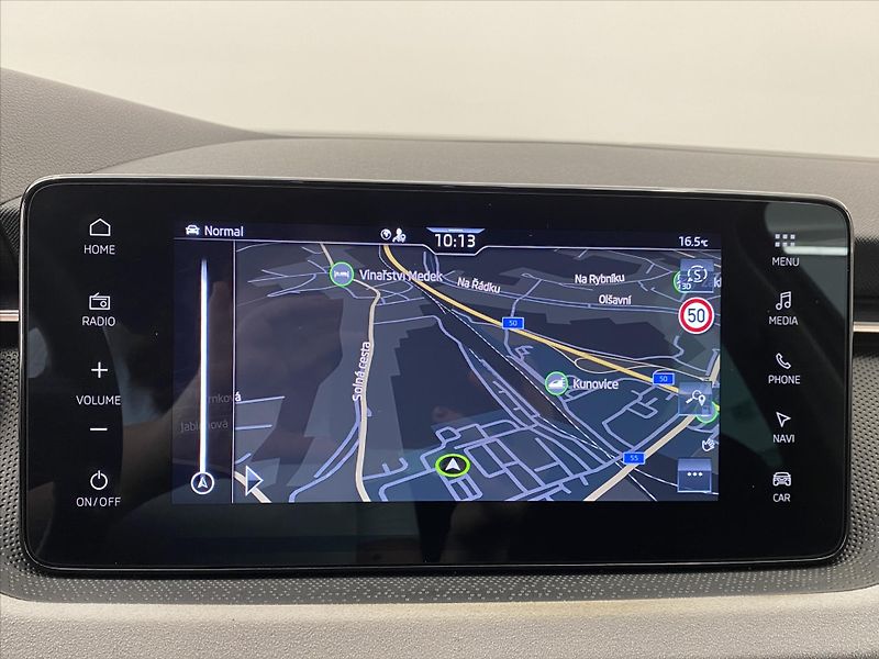 Škoda Kamiq 1,5 TSI 110kW DSG Top Selectio - fotka 15 z 29