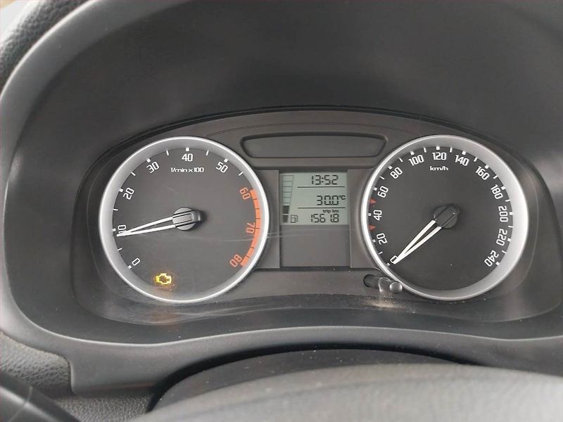 Škoda Fabia (2008) Ambition 1.2 12V, slušný stav - fotka 11 z 16
