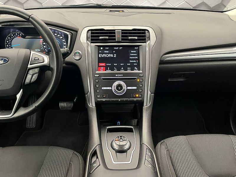 Ford Mondeo 2.0 EB Titanium AWD Cebia - fotka 15 z 71