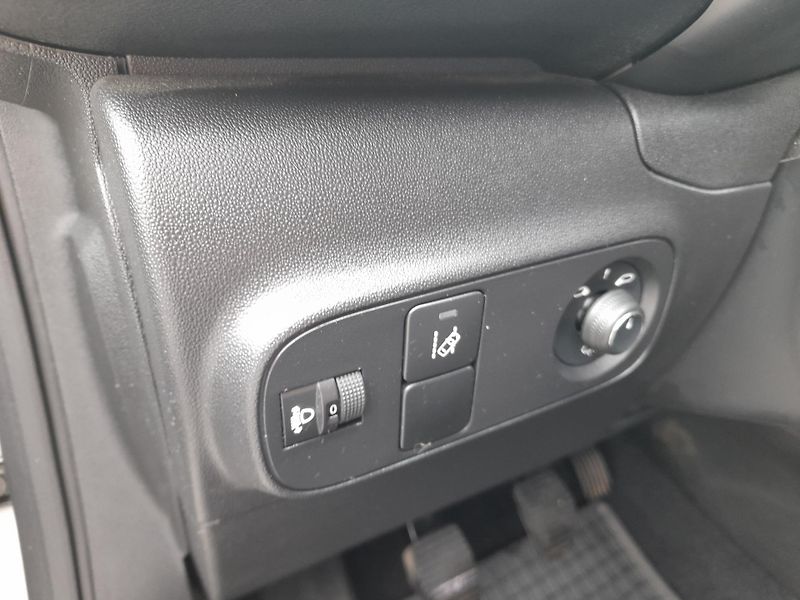 Citroën C3 (2020) 1,2 PureTech 82k NAVIGACE - fotka 14 z 38