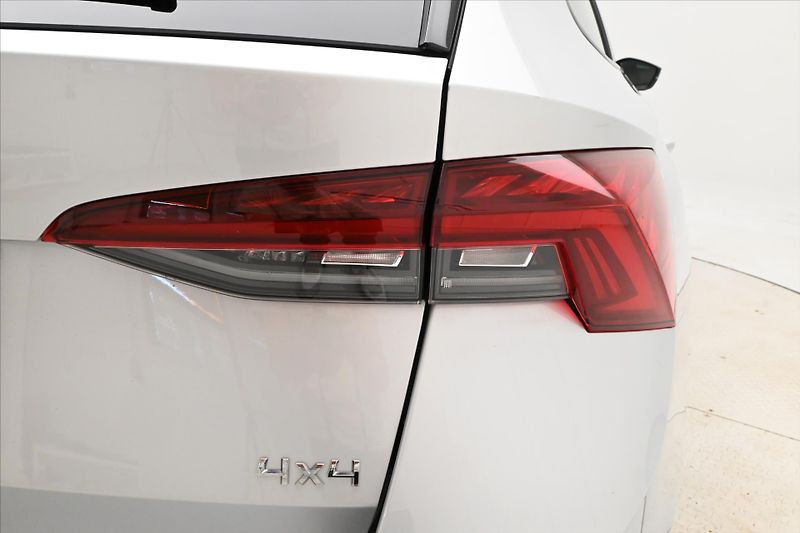 Škoda Octavia 2,0 TDI 110 kW DSG 4x4 Ambitio - fotka 29 z 30