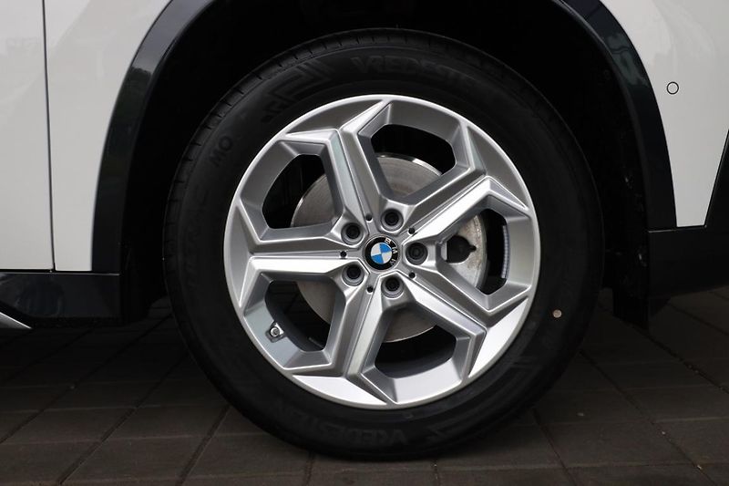 BMW X1 sDrive18i - fotka 7 z 17