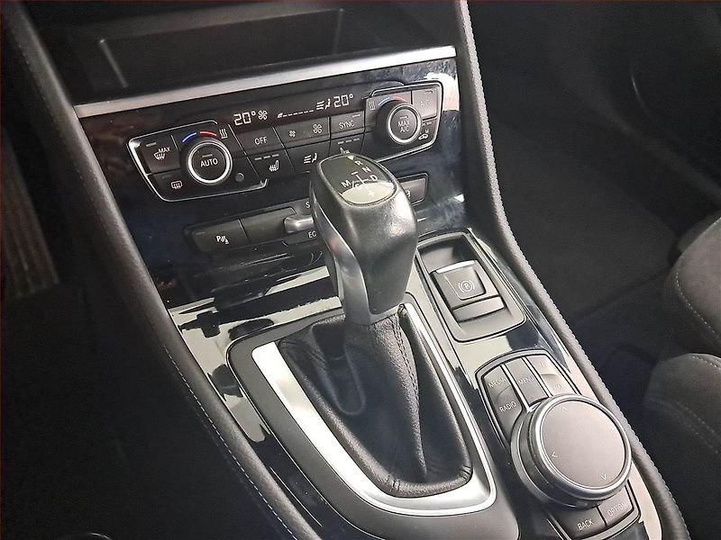BMW Řada 2 (2018) M Sport 218d Active Tourer - fotka 13 z 18