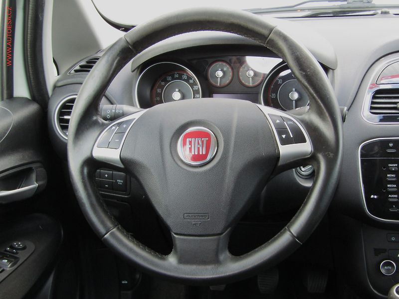 Fiat Punto (2012) 1.3 JTD, ČR, AC, STK4/28 - fotka 12 z 15