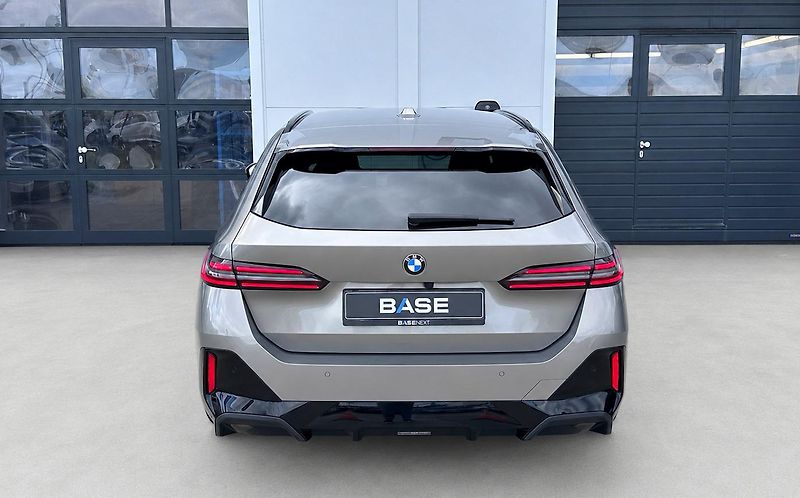 BMW Řada 5 520d xDrive M-Sport PRO - fotka 5 z 37
