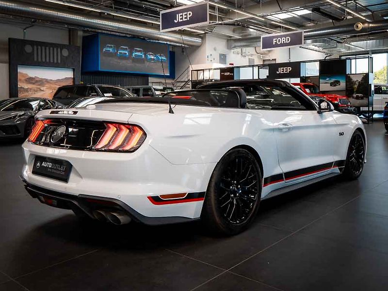 Ford Mustang (2019) 5.0 GT Premium Convertible - fotka 8 z 31