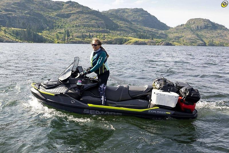 Sea Doo (2027) Explorer PRO 3-up 230hp iDF Au - fotka 3 z 5