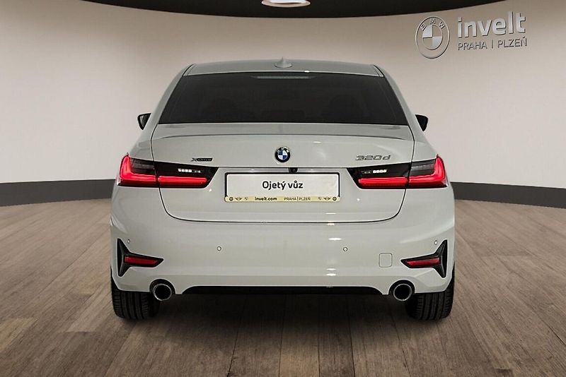 BMW Řada 3 320d xDrive - fotka 4 z 24