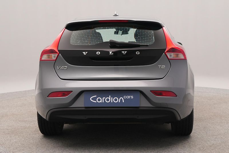 Volvo V40 T2 MOMENTUM AUT - fotka 9 z 41