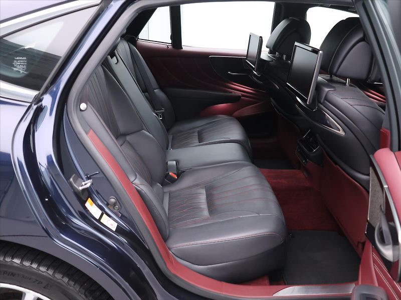 Lexus LS 500h 3,5 HEV 220kW Aut. 4x4 CZ - fotka 14 z 41