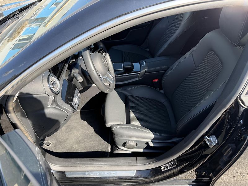 Mercedes-Benz CLA Kombi 180d 85kW  - fotka 11 z 17