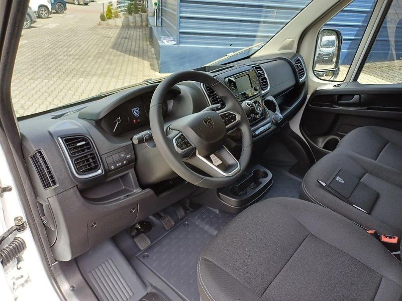 Peugeot Boxer (2026) Furgon 3000 L2H1 BlueHDi 120k - fotka 11 z 21