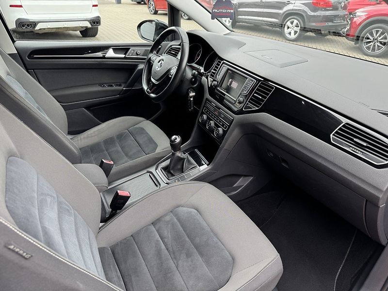 Volkswagen Golf Sportsvan (2015) 1.4TSi 92kW Xenony Navi - fotka 16 z 48