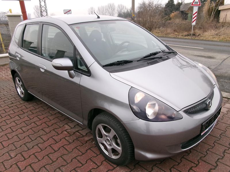 Honda Jazz (2005) 1,3i - ZADÁNO - fotka 11 z 27