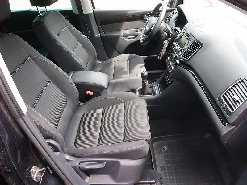 Seat Alhambra (2013) 2.0 TDI, 4X4, 7 míst, Navi - fotka 9 z 19