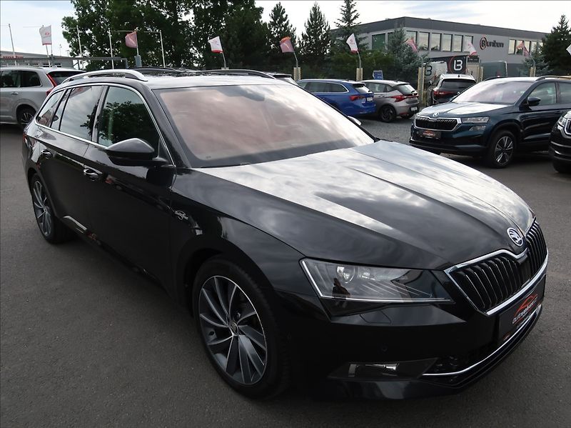 Škoda Superb 2,0 TSi,200kW,NovéČR,L&K,4x4 - fotka 2 z 32