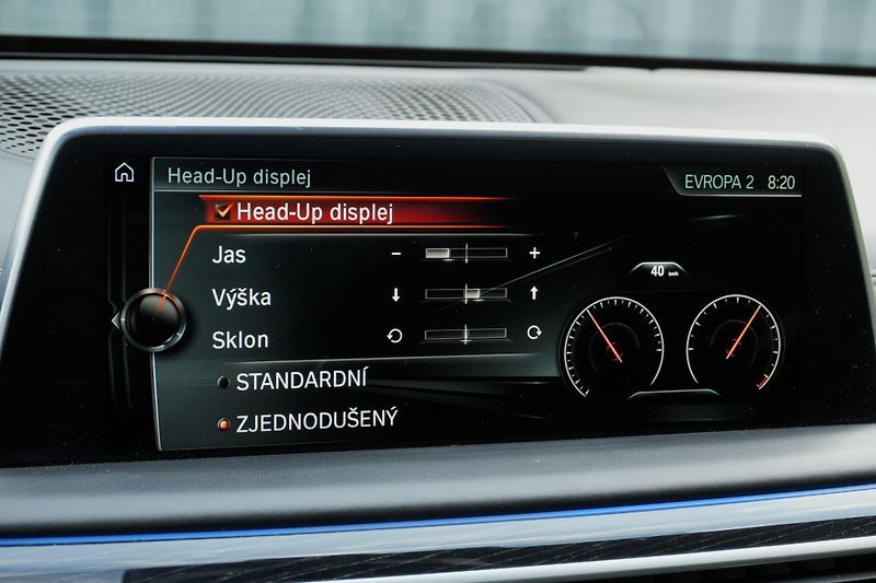 BMW Řada 7 740d xDrive, Laser, Ventilace - fotka 23 z 42