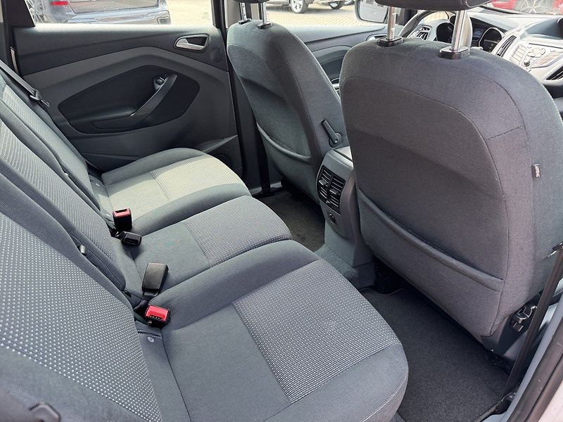Ford C-MAX (2010) 1.6i Ti-VCT Digi Klima Výhřevy - fotka 16 z 44