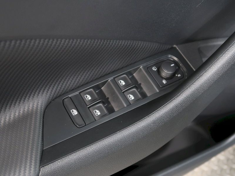 Škoda Scala (2026) MONTE CARLO 1.0TSI 85KW DSG PA - fotka 35 z 38