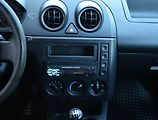 Ford Fiesta (2005) 1.3 i, nová STK, dobrý stav - náhled 12