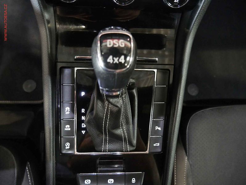 Škoda Superb (2018) 2.0 TDI 4x4, ČR, DSG, navi - fotka 17 z 23