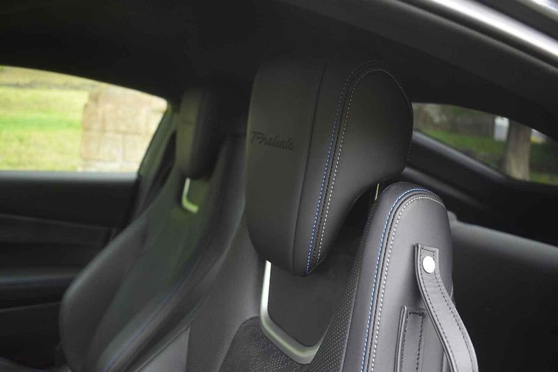 Na volných zatáčkovitých silnicích je Honda Prelude jako doma.