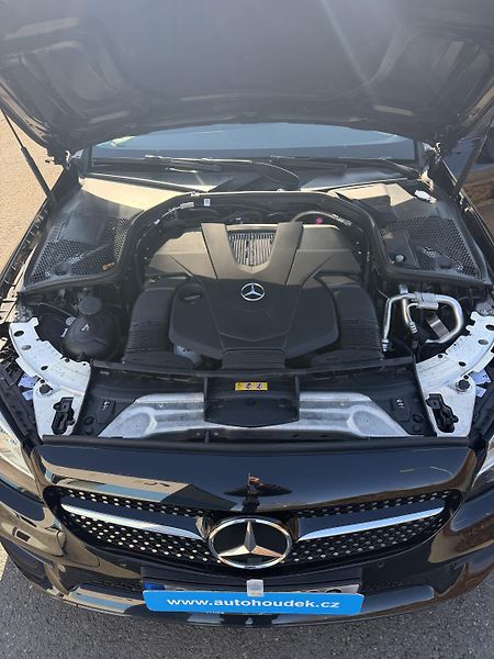 Mercedes-Benz Třídy C C 400 245kW COUPE 4x4 AMG  - fotka 9 z 20
