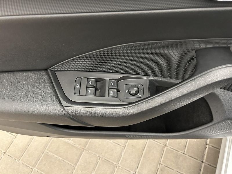 Škoda Octavia 2.0 TDI Ambition Plus Extra - fotka 14 z 21