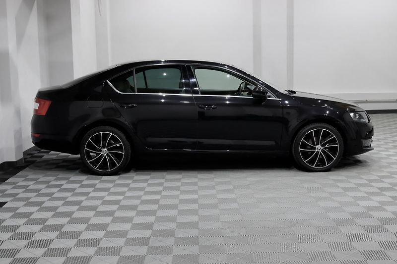 Škoda Octavia 3 1.4 TSI 110 kW - fotka 4 z 28