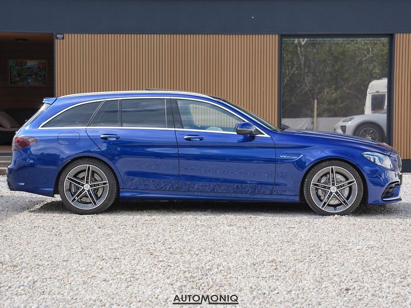 Mercedes-Benz Třídy C (2019) C 63 T AMG Pano, LED, Ambient - fotka 19 z 24