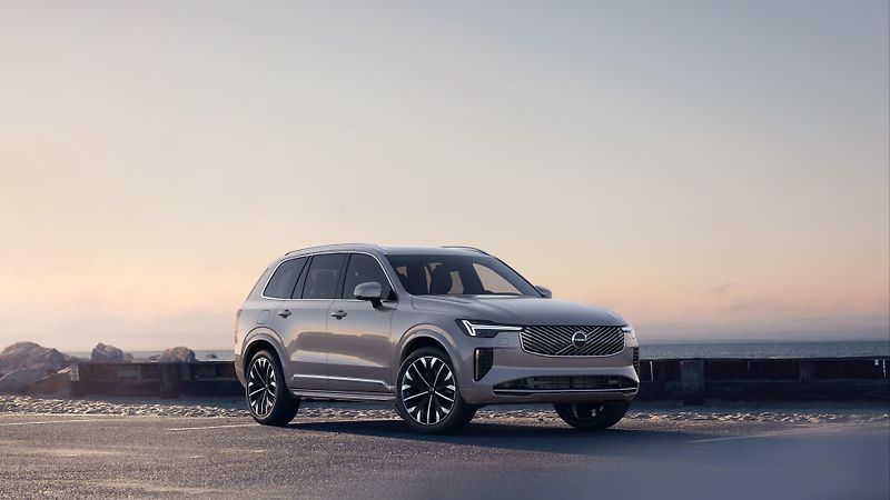Volvo XC90 (2026) T8 AWD RECHARGE BRIGHT ULTRA - fotka 2 z 12
