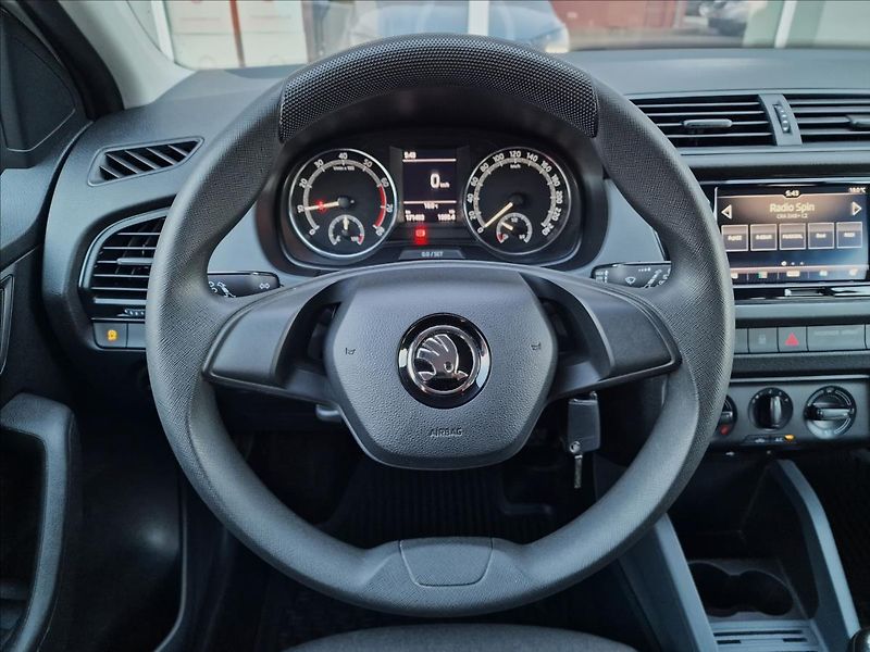 Škoda Fabia 1.0 TSI Combi Tour, ČR, 1.Maj - fotka 21 z 45