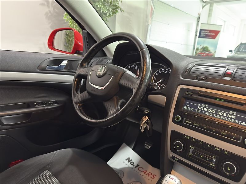Škoda Octavia 1,8   TSI SCOUT NOVÝ MOTOR 0KM - fotka 21 z 37